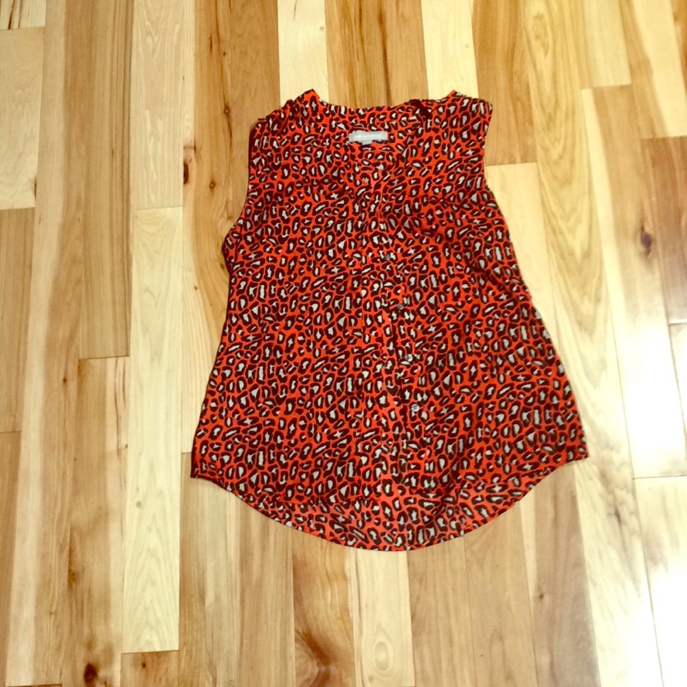 Cheetah print, Tank, button down, V shaped neck.